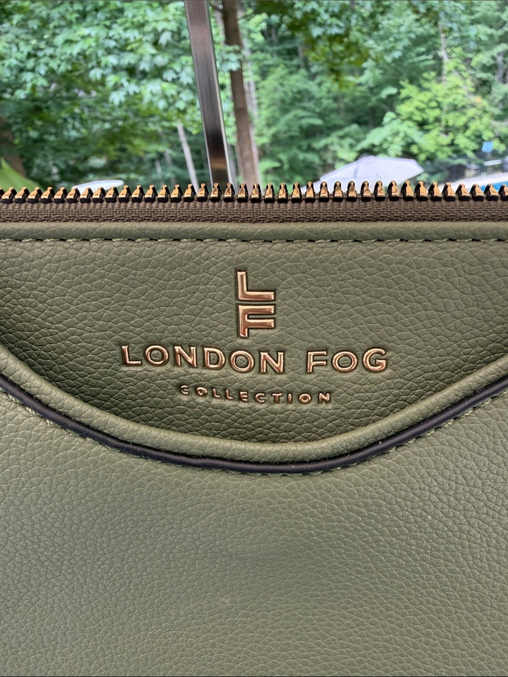 London Fog Bella Pebble Leather Crossbody Bag
Olive NWT - Picture 12 of 15